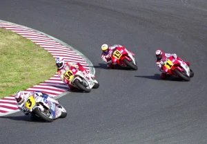 imagen destacada del articulo, Historia de las Carreras de Motos: Desde los Primeros Grandes Premios hasta Hoy